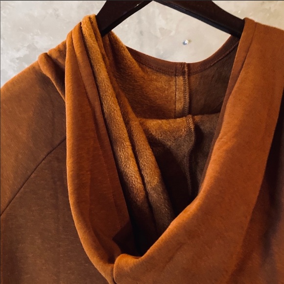 Oversized hoodie sweatshirt dress in rust orange - Picture 6 of 6
